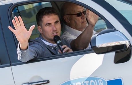 Présentateur sportif - Dominique Lowe au micro