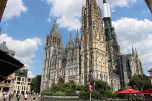 Cathédrale Notre-Dame, symbole de la ville de Rouen et point central de l'animation.