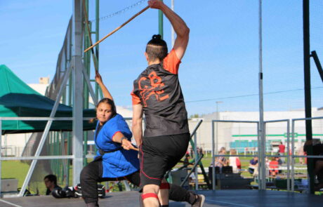 Combat d'escrime dans ce forum d'association