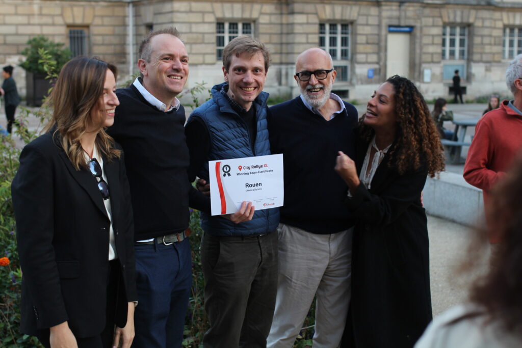 Gagnants tout sourire lors des résultats.
